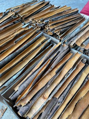 Export-standard Premium Split Cassia Vietnam sticks destined for the Middle East and Indian markets, showcasing uniform size and striking golden-brown color.